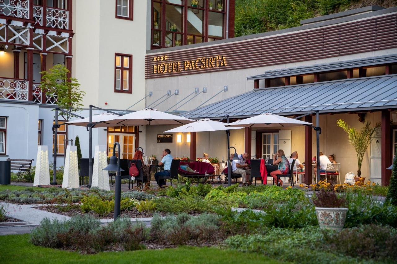 Hotel Pacsirta Sovata Exterior photo