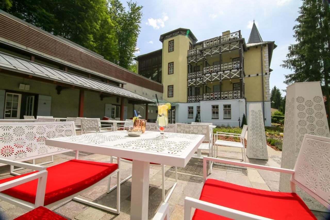 Hotel Pacsirta Sovata Exterior photo